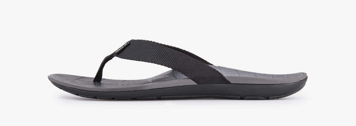 nike benassi swoosh sandals